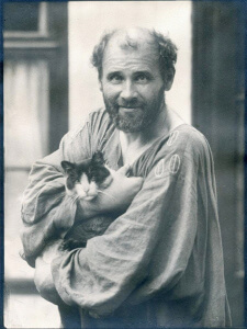 Gustav Klimt in una foto del 1912